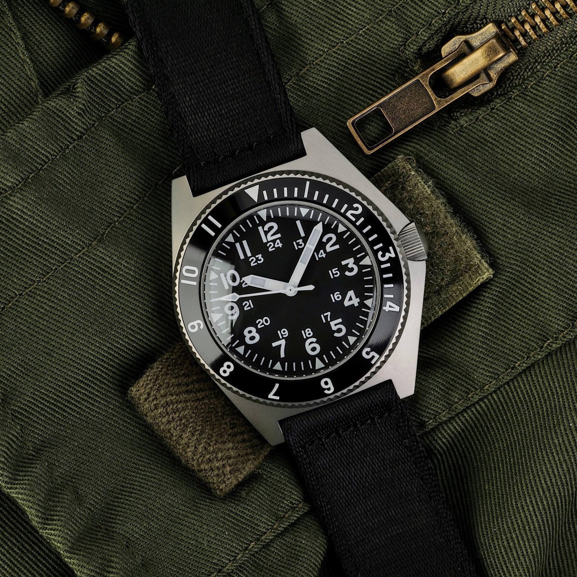 Benrus dive outlet watch